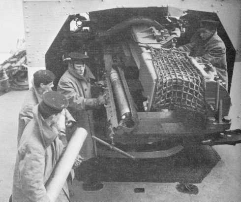 WNBR_47-45_mk9_Breech_pic.jpg