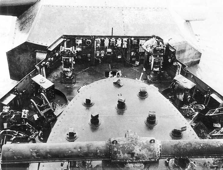 WNGER_11-52_skc28_Graf_Spee_control_pic.jpg