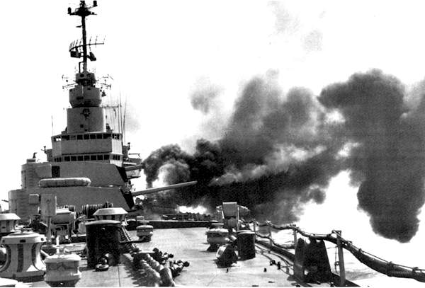 WNIT_6-55_m1936_Duca_degli_Abruzzi_firing_pic.jpg