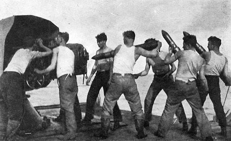 WNUS_4-40_mk1_Findland_crew_pic.jpg