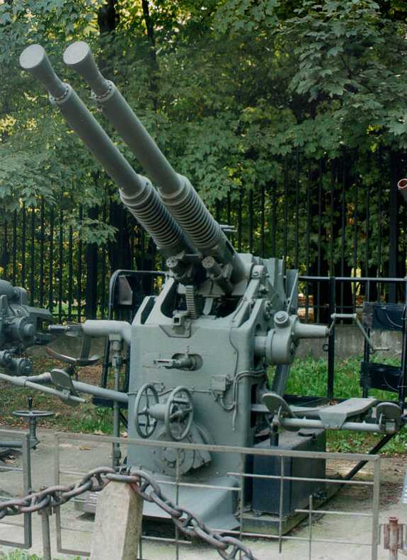 WNUS_4cm-56_mk12_Blyskawica_pic.jpg