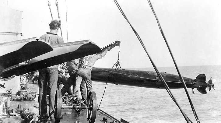 WTUS_PreWWII_Walke_hoist_pic.jpg